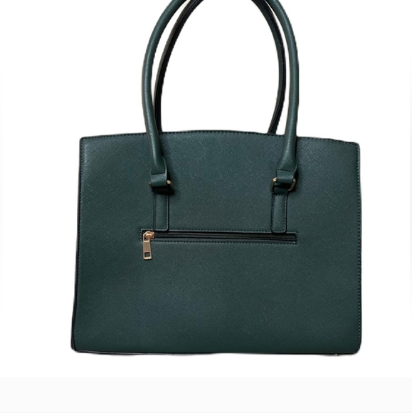 Elegant Green Shoulder Bag Bundle - Picture 3 of 13